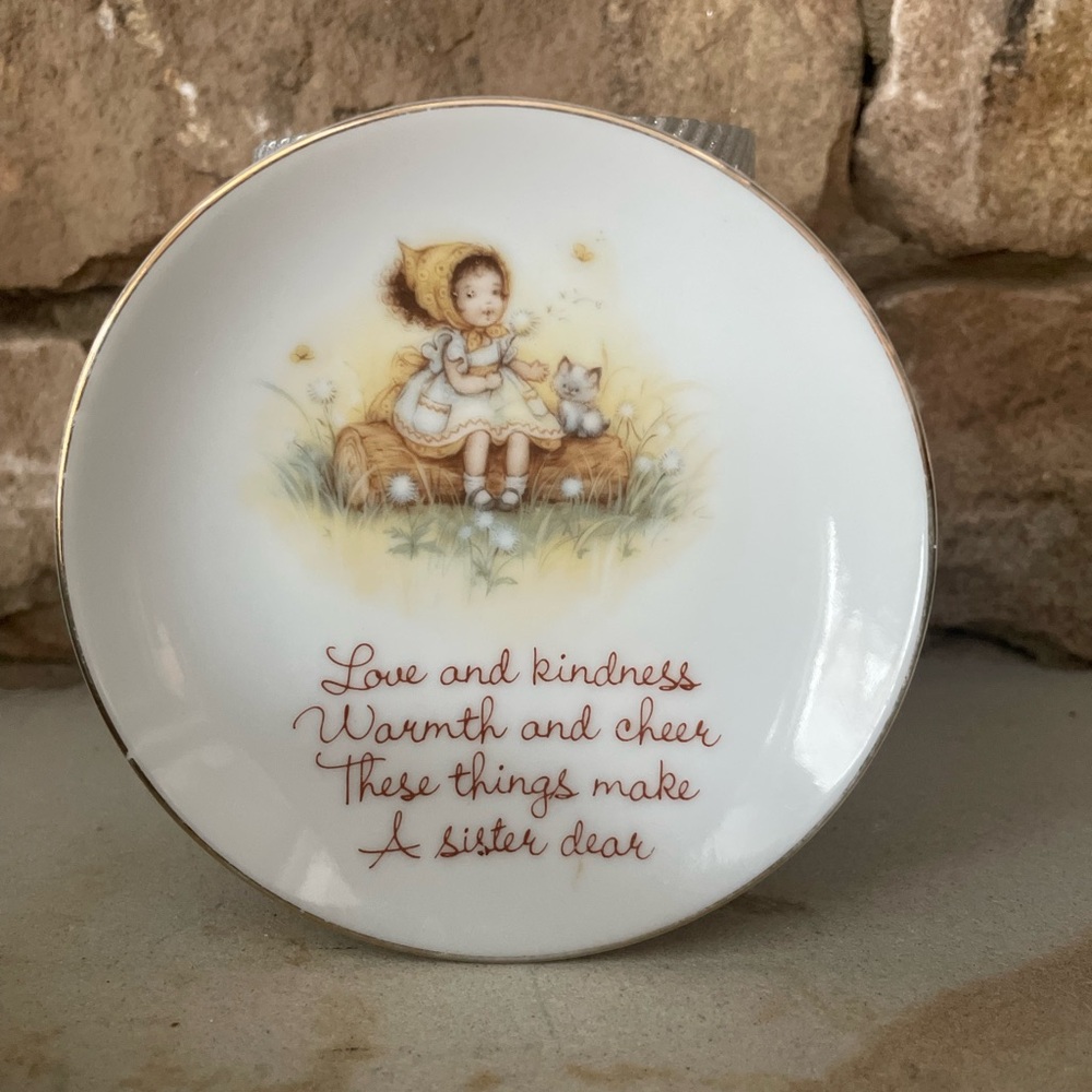 Vintage Lasting Treasures Genuine 4" Porcelain Decorative Plate